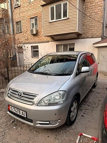 Toyota: Toyota Ipsum: 2002 г., 2.4 л, Автомат, Бензин, Минивэн — 2