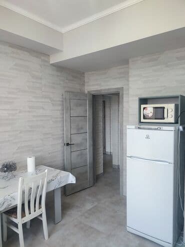 дом в центре бишкека: 1 комната, Постельное белье, Кондиционер, Бытовая техника — 5