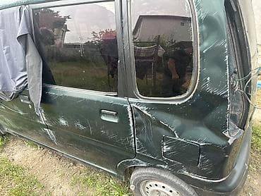 Microcar: Microcar : 2001 г., 1 л, Механика, Бензин, Хэтчбэк — 4
