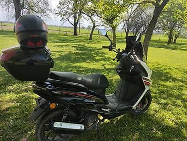 Макси-скутер 150 куб. см, Бензин, Б/у — 5