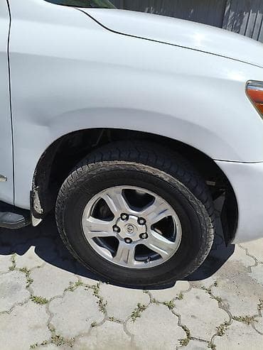 2011: Toyota Sequoia: 2011 г., 5.7 л, Автомат, Бензин, Внедорожник — 8