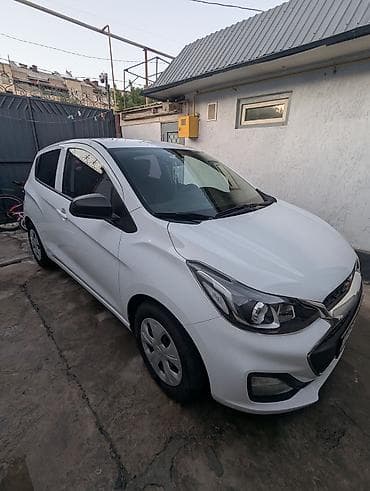 Chevrolet Spark: 2018 г., 1 л, Автомат, Бензин, Хэтчбэк — 1