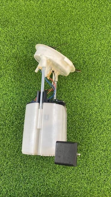 е91: Насос топливный электрический Номер производителя: 16147—19775 Насос — 4