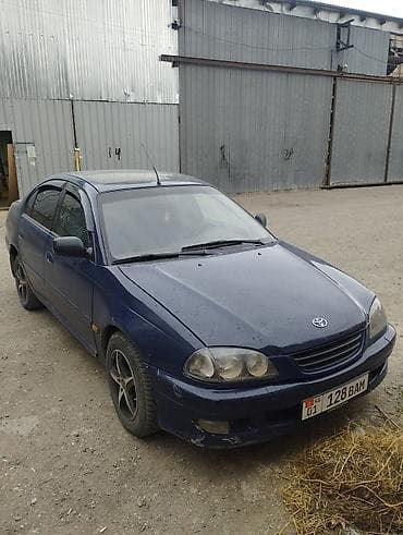 Toyota Avensis: 1999 г., 1.6 л, Механика, Бензин, Седан