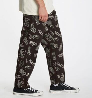 Брюки: Volcom. Эти брюки с эластичной резинкой на талии, входящие в серию — 3