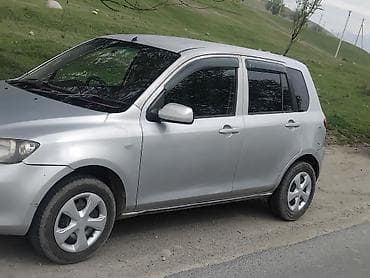 Mazda: Mazda Verisa: 2004 г., Автомат, Бензин, Хэтчбэк — 3