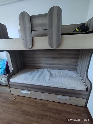 двух яростной детский кровать: Двухъярусная кровать с матрасами и выдвижными ящиками - Компоновка — 3