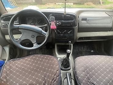 Продажа авто: Volkswagen Vento: 1992 г., 1.8 л, Механика, Газ, Седан — 5
