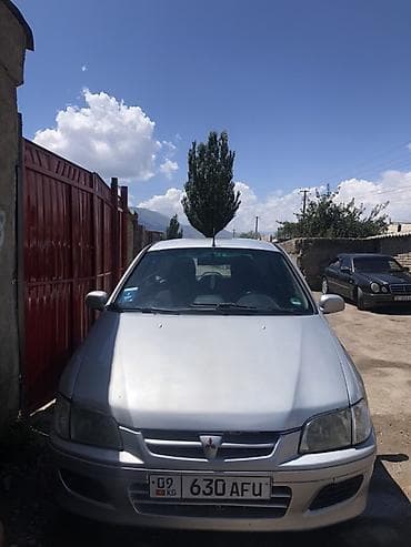 Mitsubishi Space Star: 2001 г., 1.3 л, Механика, Хэтчбэк