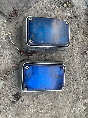 Аксессуары для салона: Пара прямоугольных синих сигнальных фонарей/мигалок для установки на — 1