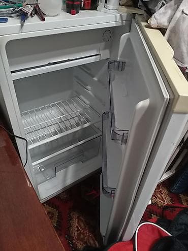 Холодильник Avest, Требуется ремонт, Минихолодильник