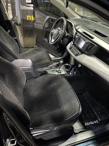 hybrid: Toyota RAV4: 2017 г., 2.5 л, Гибрид — 7