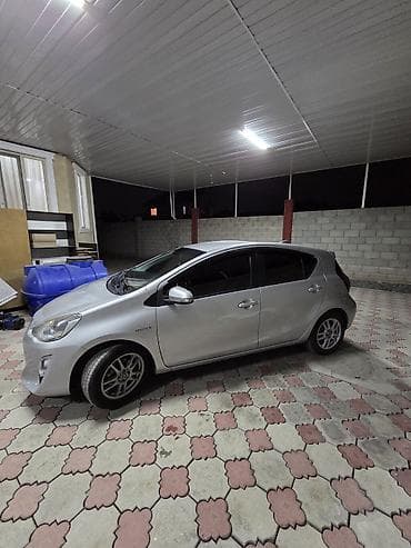 чон: Toyota Aqua: 2015 г., 1.5 л, Автомат, Гибрид, Хетчбек — 3