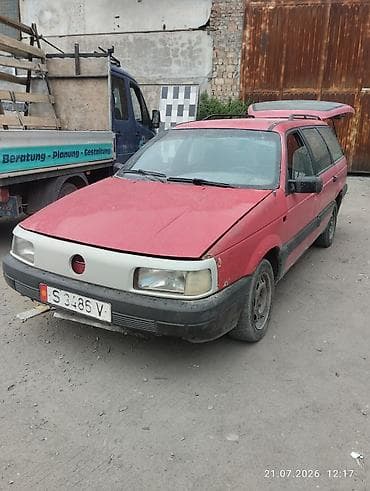 Volkswagen Passat Variant: 1990 г., 1.8 л, Механика, Бензин, Универсал