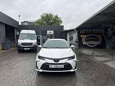 corolla: Toyota Corolla: 2023 г., 1.8 л, Автомат, Гибрид, Седан — 1