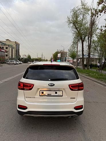 4 7: Kia Sorento: 2017 г., 2.2 л, Автомат, Дизель, Кроссовер — 10