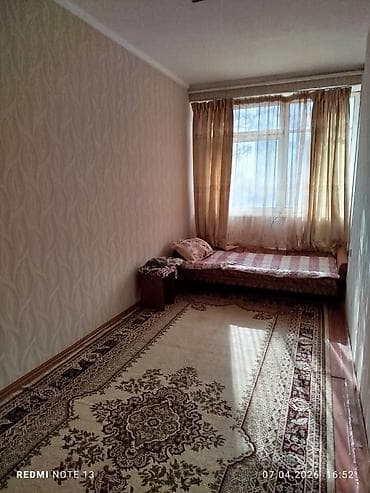 Кыймылсыз мүлк: Сдается 3‑комнатная квартира в Чолпон-Ате (3-мкр), базовой меблировкой — 5
