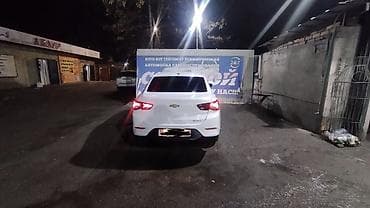 Chevrolet Onix: 2020 г., 1 л, Автомат, Бензин, Седан — 3