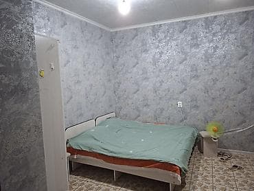 сдаеться комната: Сдается простая комната с базовой обстановкой. В помещении — 5