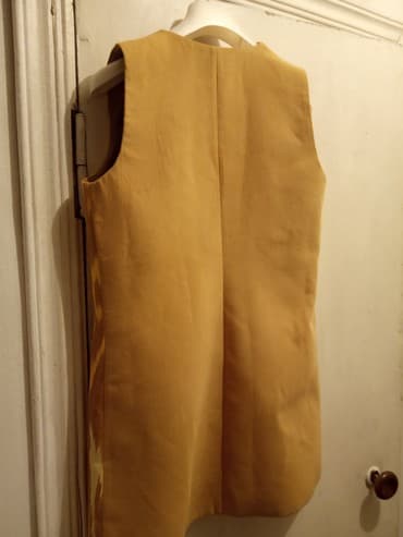 спортивное оборудование: Продаю жилетку новую размер 44-46. Индивидуальный пошив. Цена 500 сом — 2