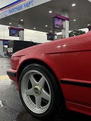 камри 70 бампер: BMW 5 series: 1992 г., Седан — 4