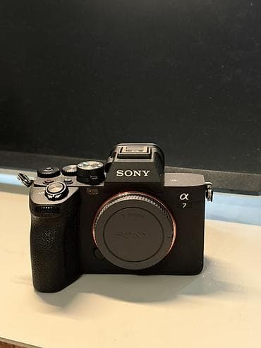 sony a7s3: Новый каропки доки Полнокадровая беззеркальная камера Sony α7 IV — 1