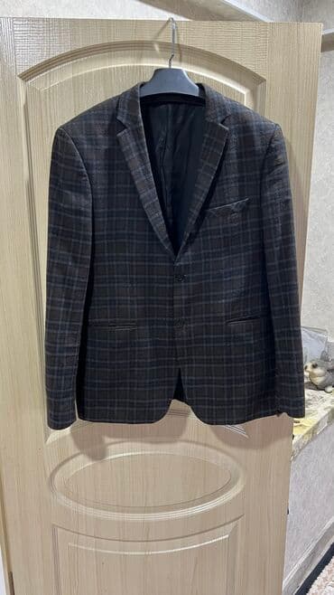 Пиджак в отличном состояние,на выход48-50-52 размера в отличном