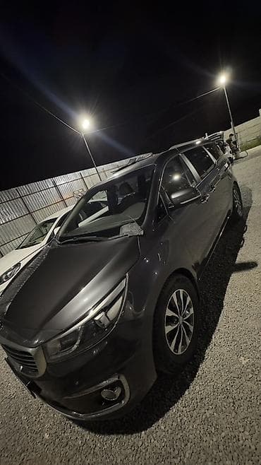 авто минивэн: Kia Carnival: 2017 г., 2.2 л, Автомат, Дизель, Минивэн — 10