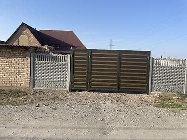 большой гараж: Дом с участком и капитальным забором - Отдельно стоящий дом с — 2
