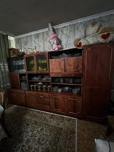 мебель аксессуары: Продаю стенку красное дерево в хорошем состоянии не дорого Стул — 1