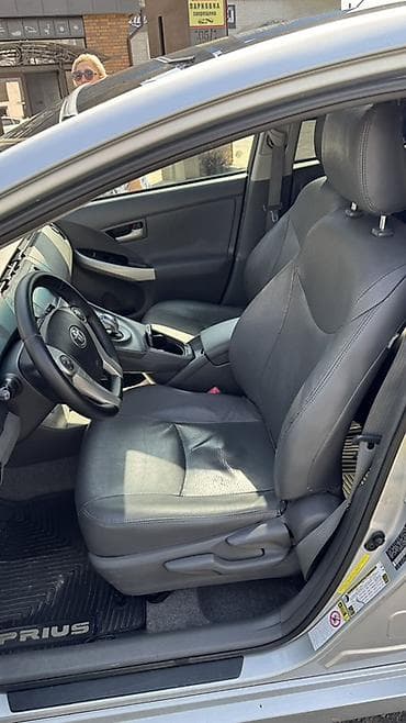 model x: Toyota Prius: 2011 г., Гибрид, Хэтчбэк — 5