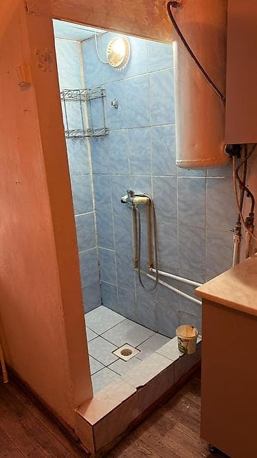 васток 5 дом: Продается 1 комнатный дом барачного типа. По адресу Веселый переулок — 4
