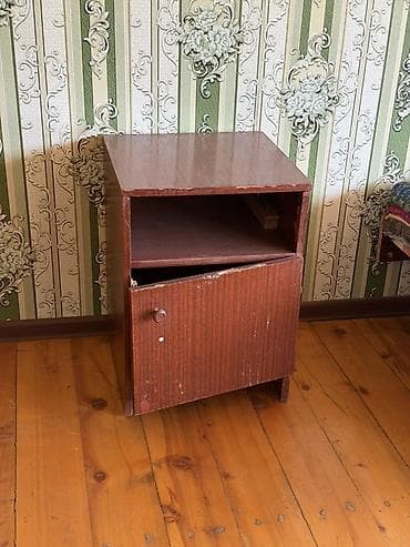 пикник бишкек: Продаются: Тумбочки - 500 сом Диван - 1000 сом Холодильник (рабочий) — 3