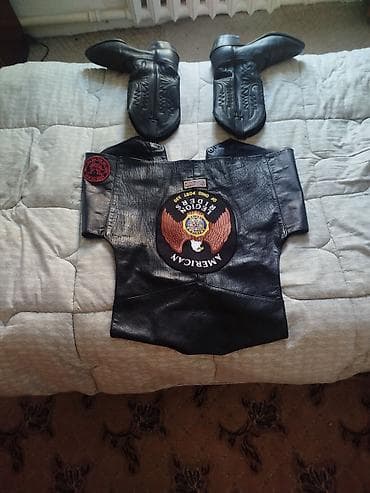 военный желет: Кожаный байкерский жилет с нашивками + кожаные сапоги Жилет: - — 2