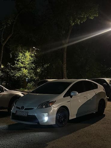 Сдаю Toyota Prius, Посуточно, Без водителя, | Залог, Водительские права