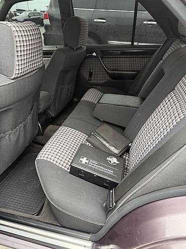 вента машына: Mercedes-Benz E-Class: 1992 г., 2.2 л, Механика, Бензин, Седан — 9