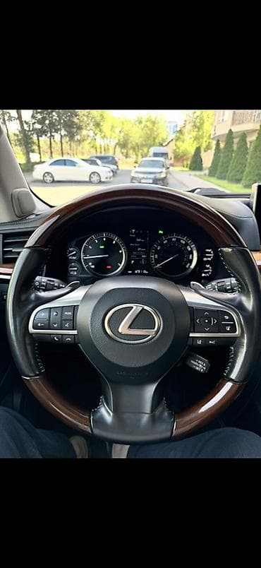 Продажа авто: Lexus LX: 2017 г., 5.7 л, Автомат, Газ, Внедорожник — 9