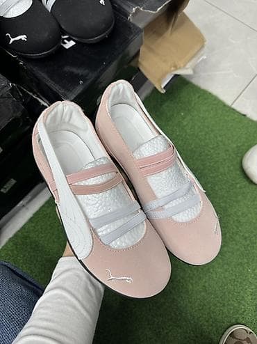 Балетки с перекрестными резинками - Женская модель в стиле