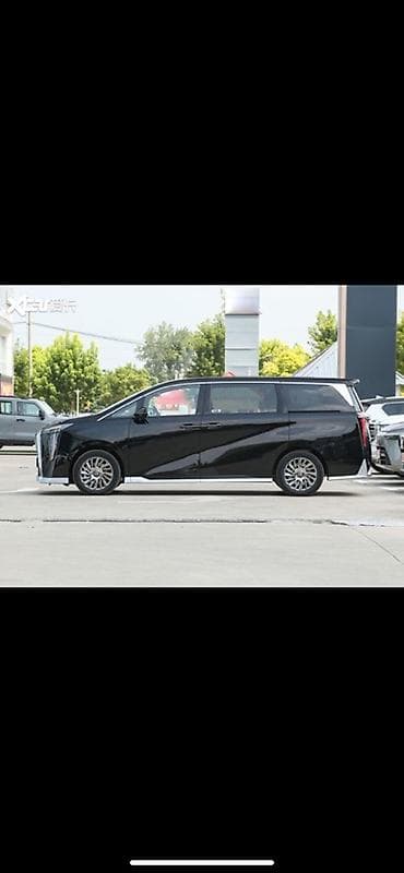 GAC: GAC M8 — премиальный 7‑местный минивэн бизнес‑класса. Кузов и дизайн — 3