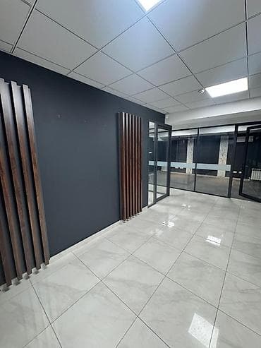 Аренда офисов, 60 м², В бизнес центре, 1 линия