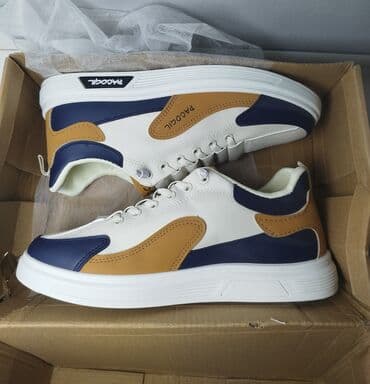 Мужские кроссовки, 42, Новый, цвет - Белый, Самовывоз, Платная доставка, Бесплатная доставка