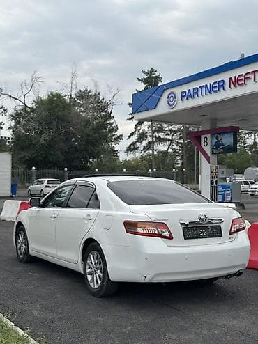 Toyota Camry: 2010 г., 2.5 л, Автомат, Бензин, Седан — 4