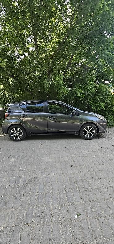 kia 5: Toyota Prius C: 2018 г., 1.5 л, Вариатор, Гибрид, Хэтчбэк — 8