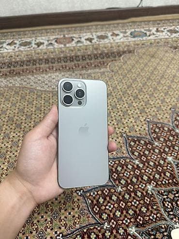 IPhone 15 Pro, Natural Titanium, 87 %