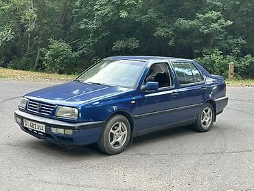 Транспорт: Volkswagen Vento: 1996 г., 1.8 л, Механика, Бензин, Седан — 4