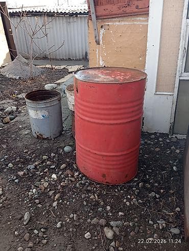 душевой кабин: Чугунная ванна советского типа, прямоугольная, с широкими бортиками — 4