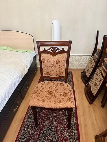 Стул для зала, Дерево