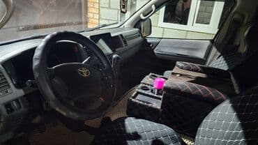 Toyota Hiace: 2008 г., 2.7 л, Механика, Дизель, Бус — 5