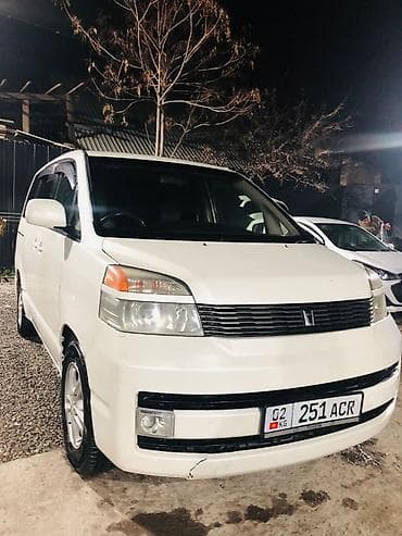 Продажа авто: Toyota Voxy: 2004 г., Автомат, Минивэн — 1