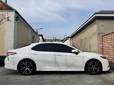 Toyota Camry: 2018 г., 2.5 л, Автомат, Бензин, Седан